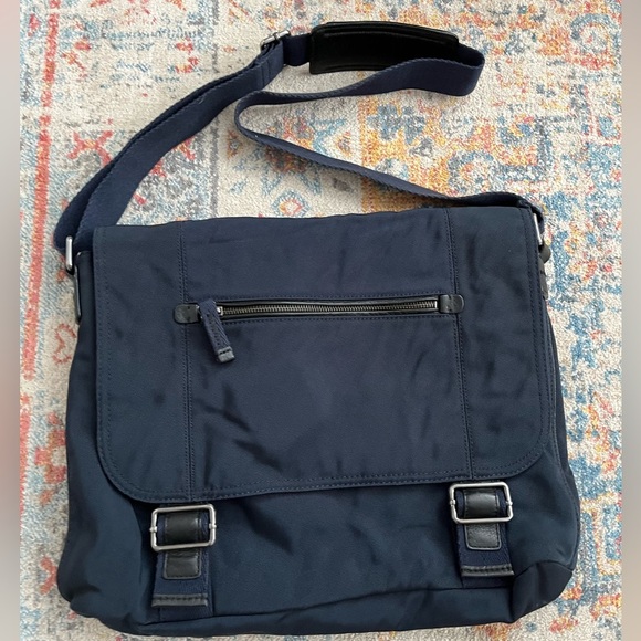 Banana Republic navy blue messenger shoulder laptop bag - Picture 1 of 8